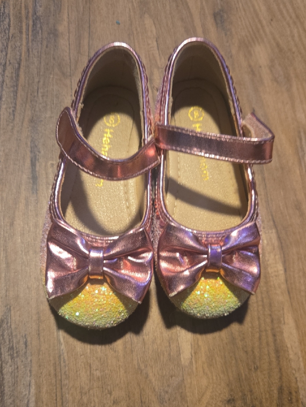 Girls Metallic Rose Mary Jane Shoes with Bow Accent